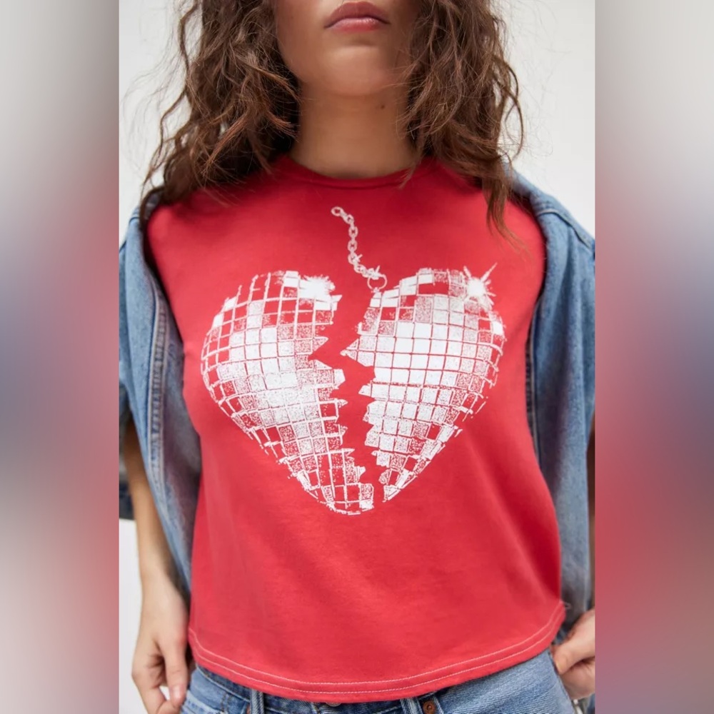 Urban Outfitters Broken Heart Disco Ball Graphic Slim Tee - Small